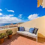 Ocean Front Spacious Family 아파트