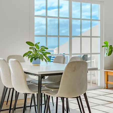 Ocean Front Spacious Family * プエルト・デ・サンティアゴ